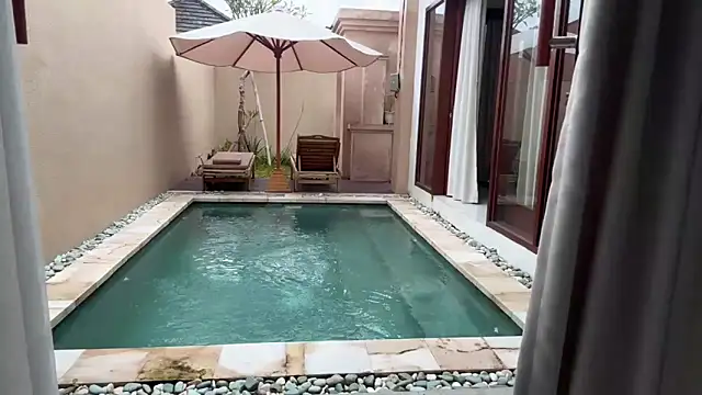 ViviNoirのライブXXXチャット