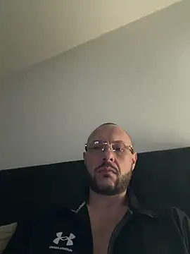 GuitccchのライブXXXチャット