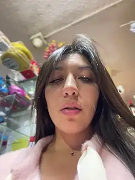 MiaJones21のライブXXXチャット