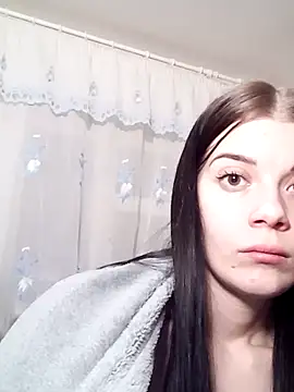 Show modela JhonSHelBy7LuNa na web-kameri