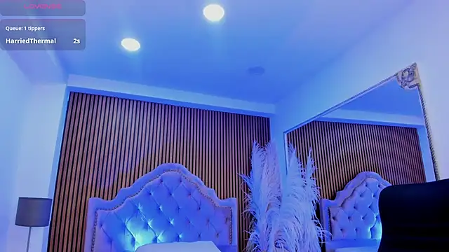 SelenaStonne Adlı Modelin Canlı XXX Sohbeti