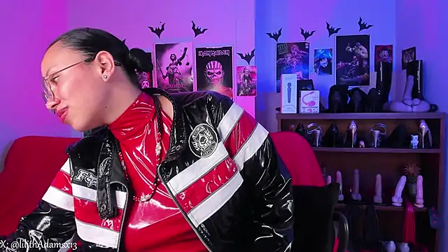 lilith-deveraux's Live XXX Chat