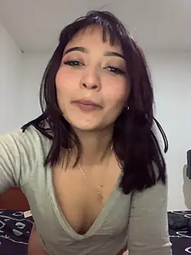 ivonnylove: διαδικτυακό σόου στην κάμερα