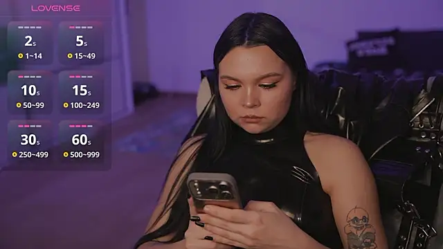 Dominatrix_Alice – Naživo XXX chat