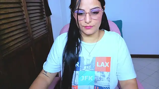 atenea_02_love's Live XXX Chat