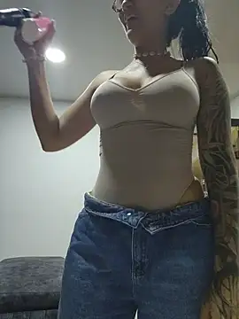 Roma_xxx Live XXX Chat