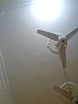 ur_fav_akh Live XXX-chat