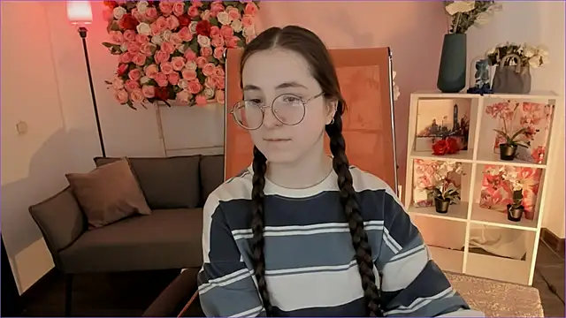 دردشة VirtuallVoyant الجنسية المباشرة