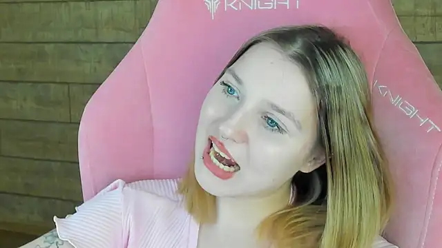 TinnaBurton Adlı Modelin Canlı XXX Sohbeti