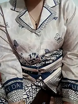 Emily-lonely Adlı Modelin Canlı XXX Sohbeti