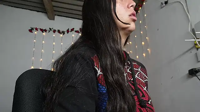 Maylin_brown élő XXX-chatje