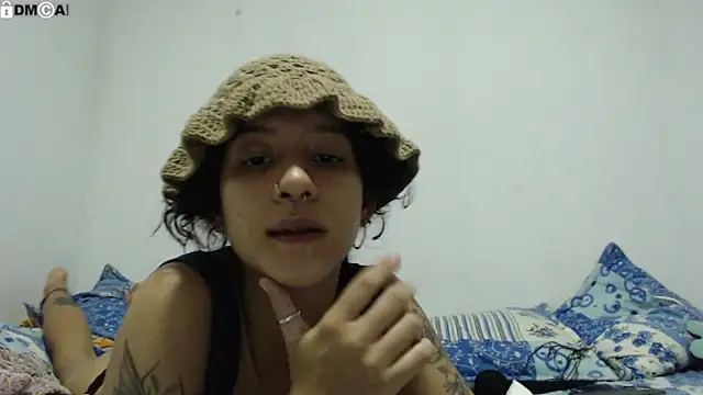 AlinaWoolf_のライブXXXチャット