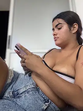 Kaily_Sweet16 Adlı Modelin Canlı XXX Sohbeti