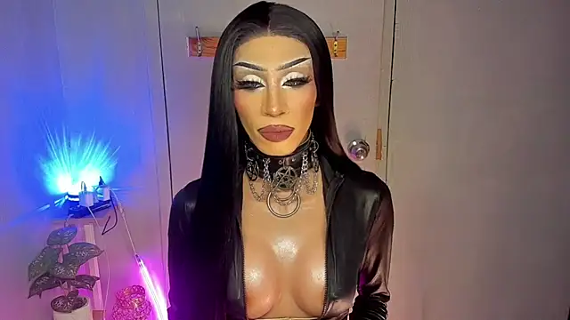 anitacruise: διαδικτυακό σόου στην κάμερα