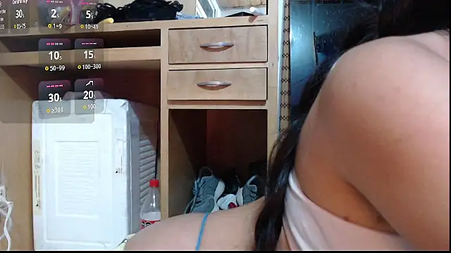 evolet01 élő XXX-chatje