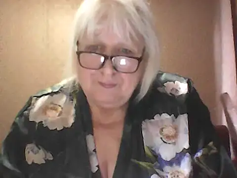 Alexia64231's Webcam Show