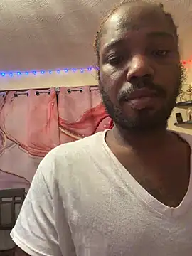 Chat XXX en directo de daddydarkskindikk