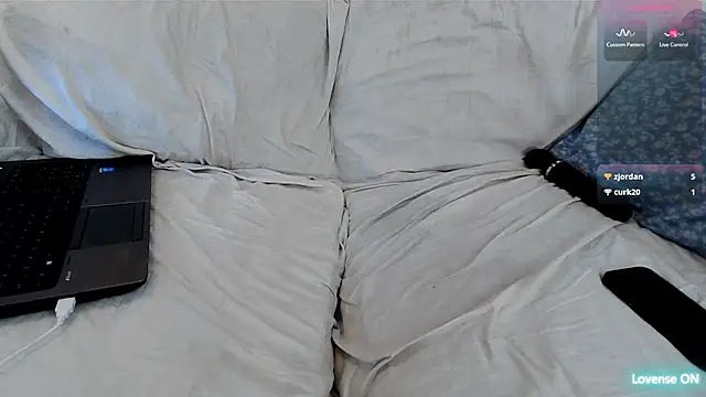 EmoDream1998's Live XXX Chat