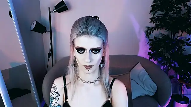 Noah_ElmerX Chat XXX in diretta