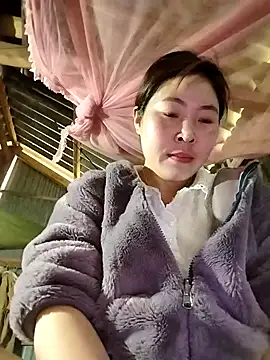 XXX chat uživo modela Yiyoongg