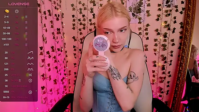 AnyaTaylor_のウェブカメラショー