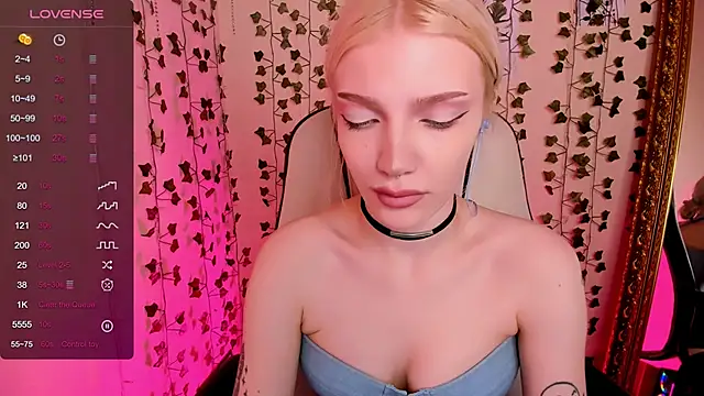 Chat XXX en directo de AnyaTaylor_