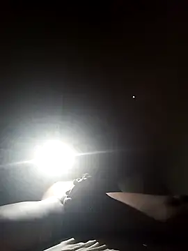 Pretinhoo25のライブXXXチャット