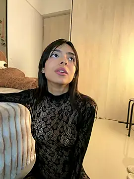 XXX chat uživo modela ZaraLuuv