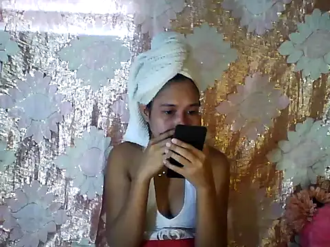 PinaySkinnyGirl's Live XXX Chat