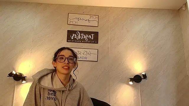 Emilia_Bons 라이브 XXX 채팅