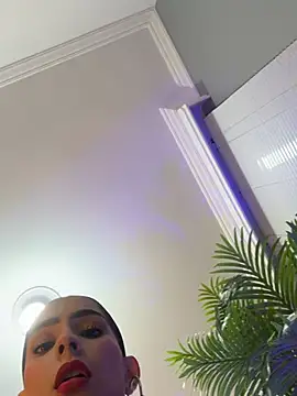 Mau_White Chat XXX in diretta