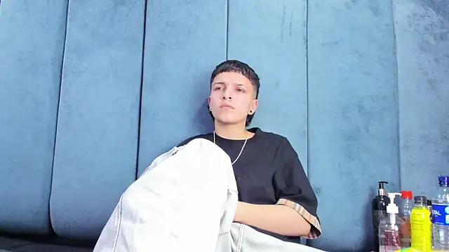 Megan_Thompson_ Live XXX-Chat