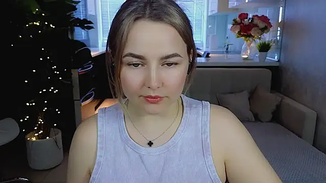XXX chat uživo modela Mira_Mermayd