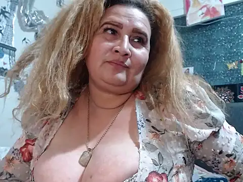 Chatroom XXX en direct de Perla1981--