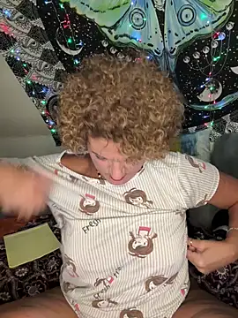 SuzyCatzz 在線直播表演