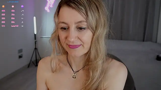 Chat +18 de __Milana____ ao vivo