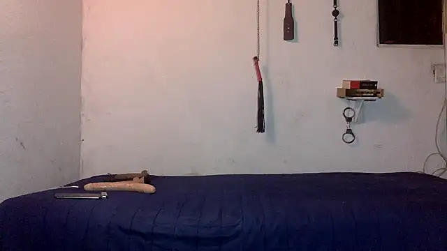 Chat +18 de indomitaFox ao vivo