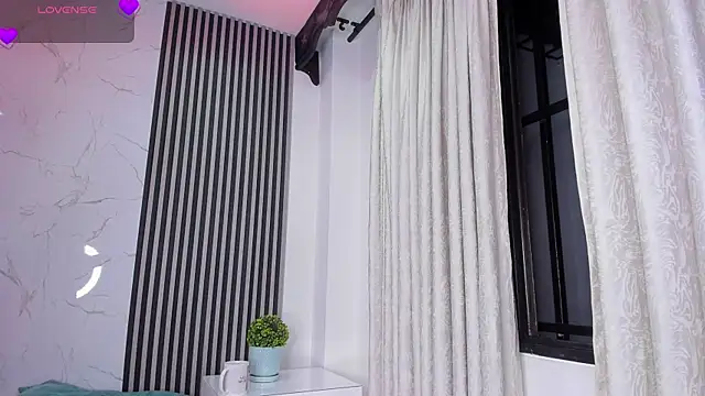 NatashaTaylor1: απευθείας συνομιλία ΧΧΧ