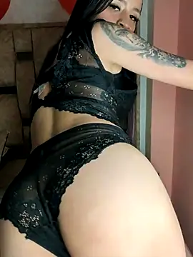 Lauraaa_pink18 webcam show