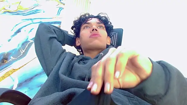 Show modela DaviidBuckx_ na web-kameri