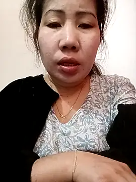 Reema_143 Show in webcam