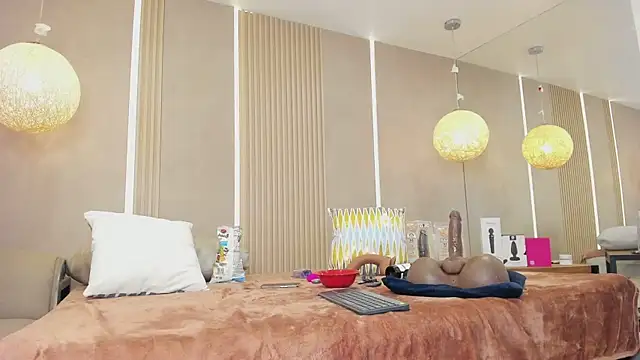 sabrina_shark_ Adlı Modelin Canlı XXX Sohbeti