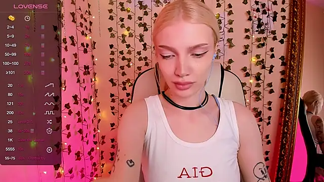 Chatroom XXX en direct de AnyaTaylor_