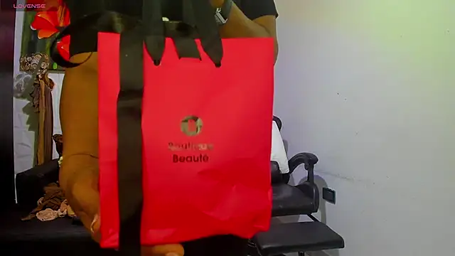 دردشة Miss_clarepocahose الجنسية المباشرة