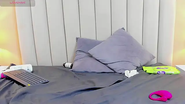 Chat +18 de Rachel_Donnelly ao vivo