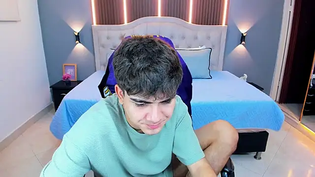 Tommy18__: απευθείας συνομιλία ΧΧΧ