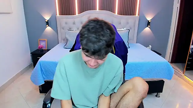 Živý XXX chat Tommy18__