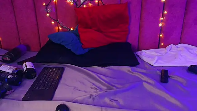 RominaaReyes' Live XXX Chat