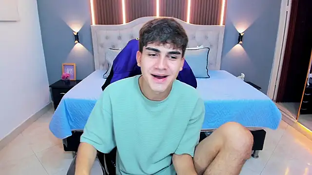 Tommy18__: онлайн-секс-чат