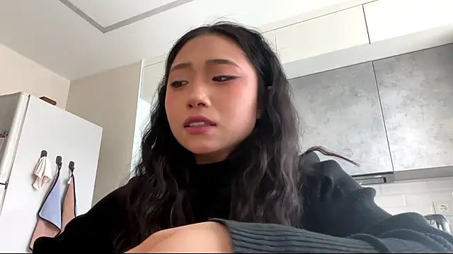 SweetMiaXO: онлайн-секс-чат